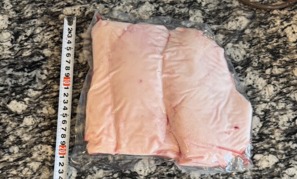 グアンチャーレ作成用の豚トロの写真