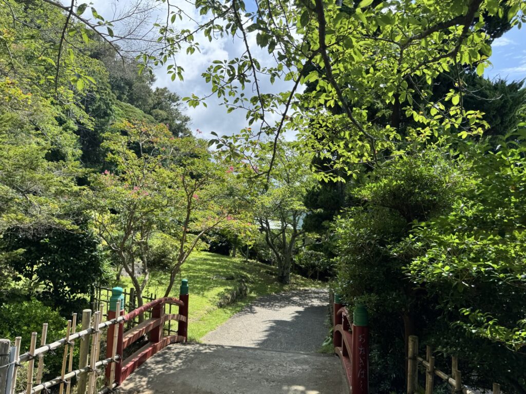 大福寺崖観音の参道