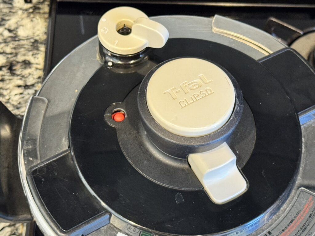 圧力鍋が加圧されている状況